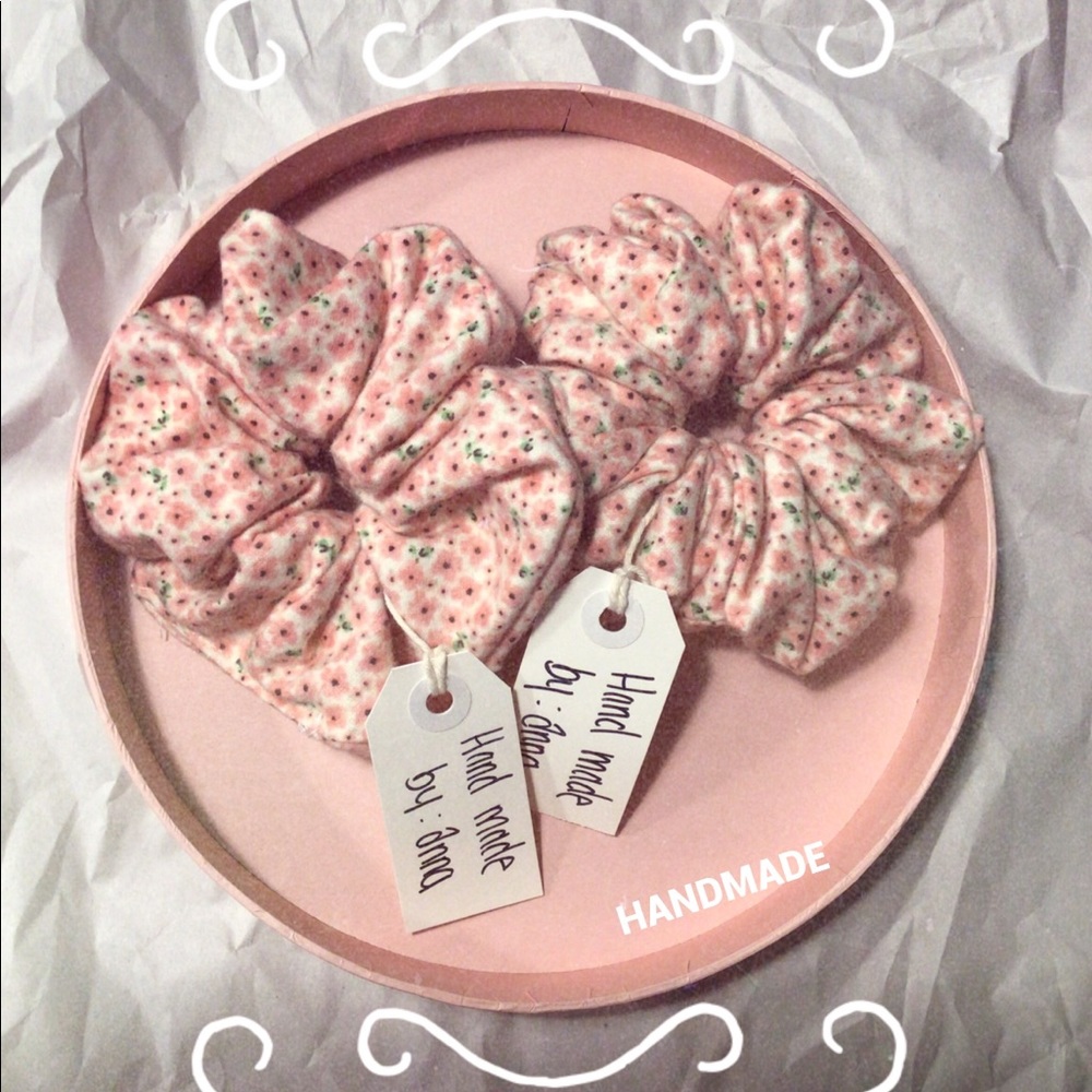 Handmade🧸luxurious hair scrunchies: 1pc